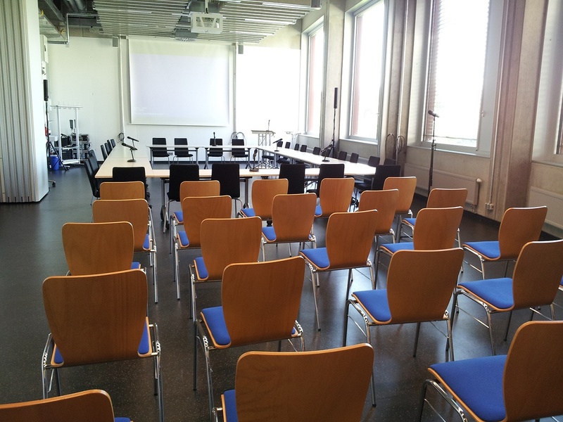 Seminarräume 18.1 und 18.2 mit Konferenzanlage