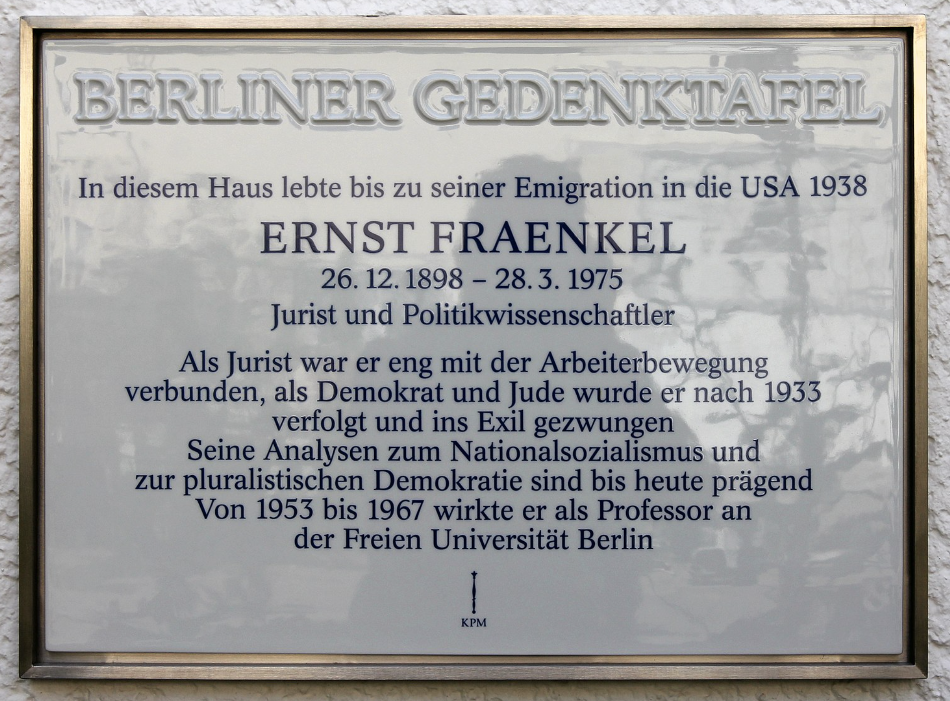 copy_of_ernstfraenkel.png