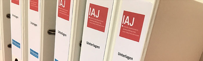 Teaser: Zeigt Ordner mit der Aufschrift Unterlagen