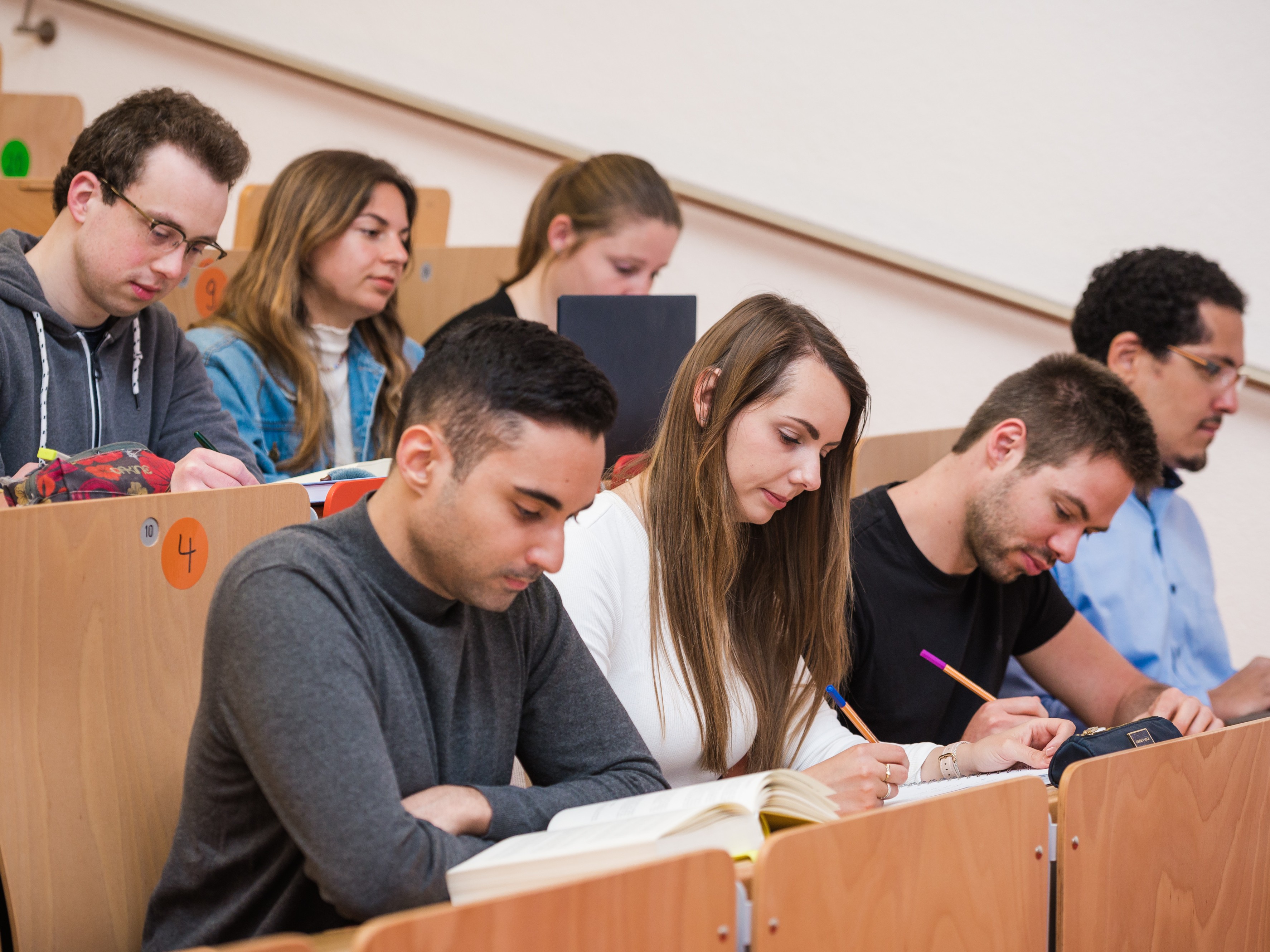 Studierende_Hörsaal.jpg
