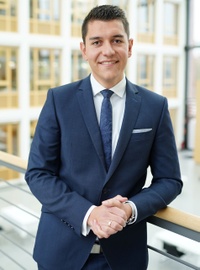 Dr. Michel Becker