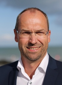 Herr Dr. Söhrich
