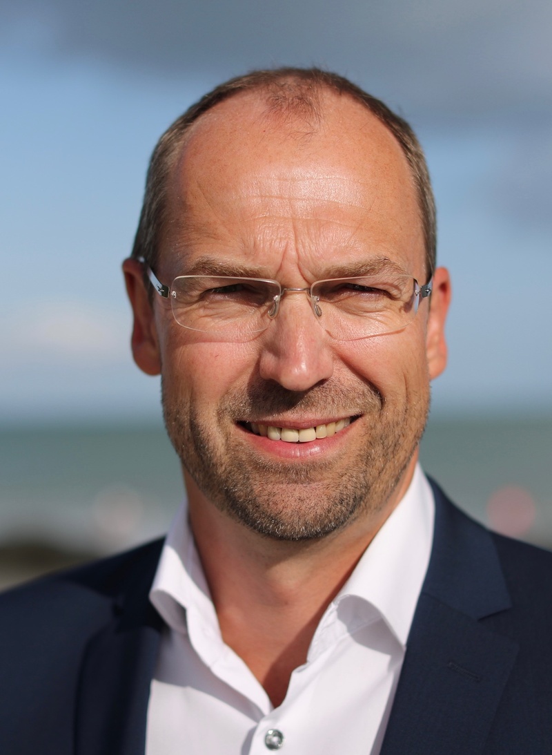 Herr Dr. Söhrich