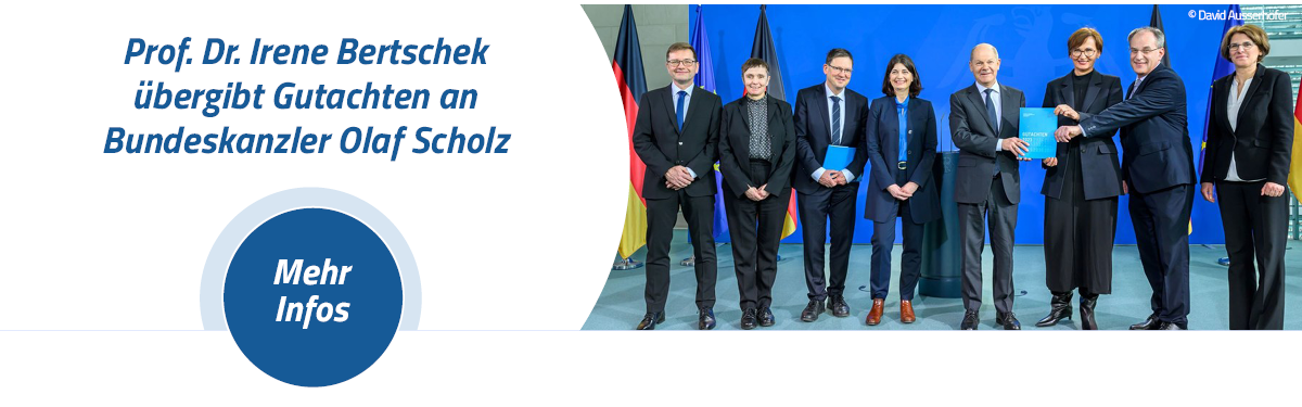 Startseite-News-2: Übergabe Gutachten von Prof. Bertschek an Kanzler Scholz, Foto: David Ausserhöfer
