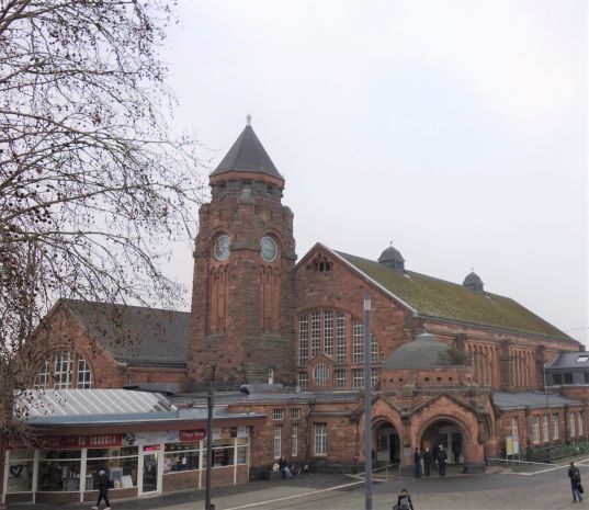 Bahnhof klein