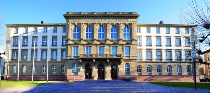 Uni Hauptgebäude