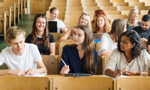 Studierende-500x300.jpg