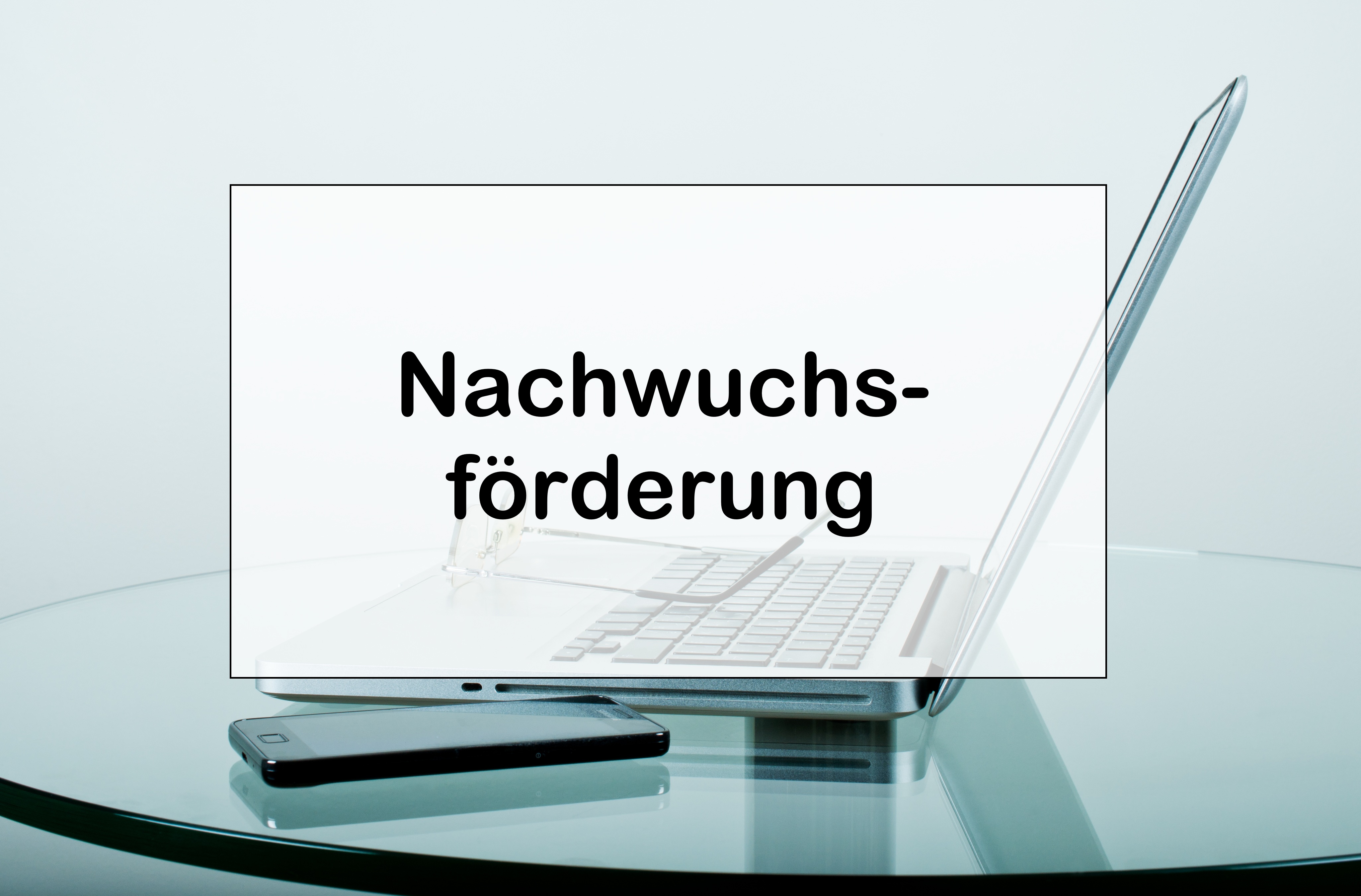COLOURBOX3268471 - Laptop - 2700 - Nachwuchsförderung 200.jpg