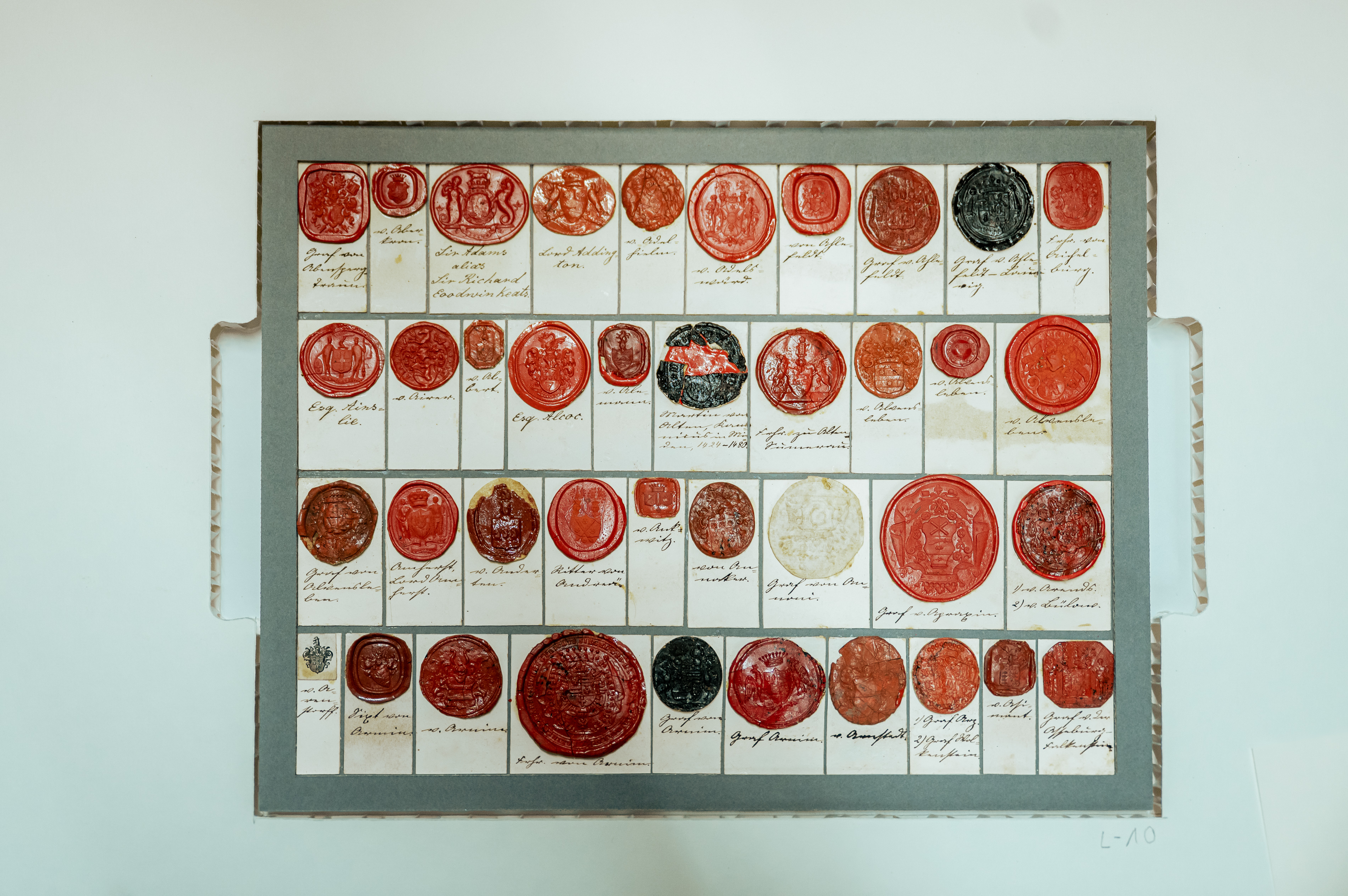 Siegelsammlung_restauriert_FotoFriese_20.jpg