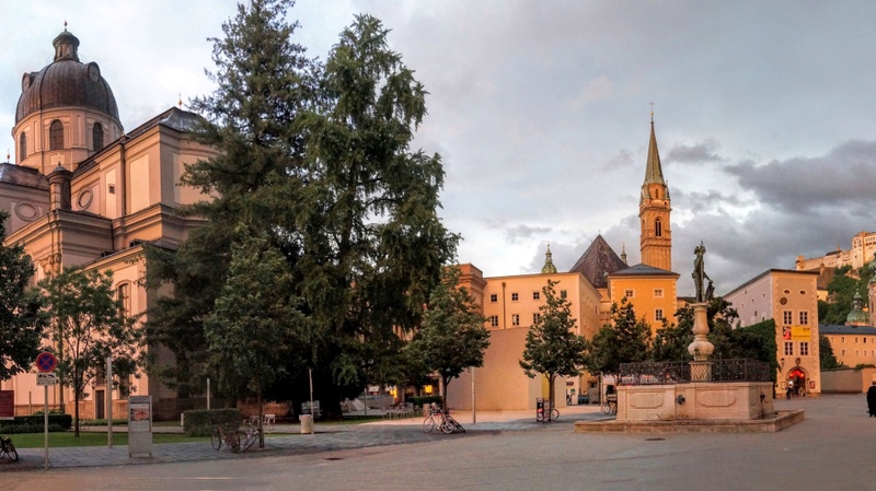 Erasmus-Salzburg-Campusplatz.jpg