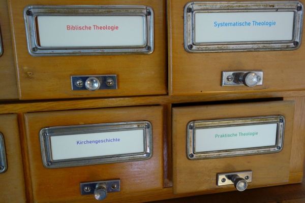 Institut-Arbeitsbereiche.JPG ...