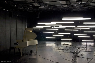 Neurosen des White Cubes. Teil Eins: Neonregister