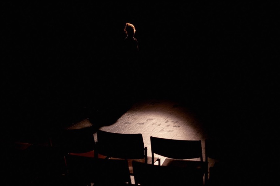 ES GIBT KEIN RICHTIGES (theater) IM FALSCHEN