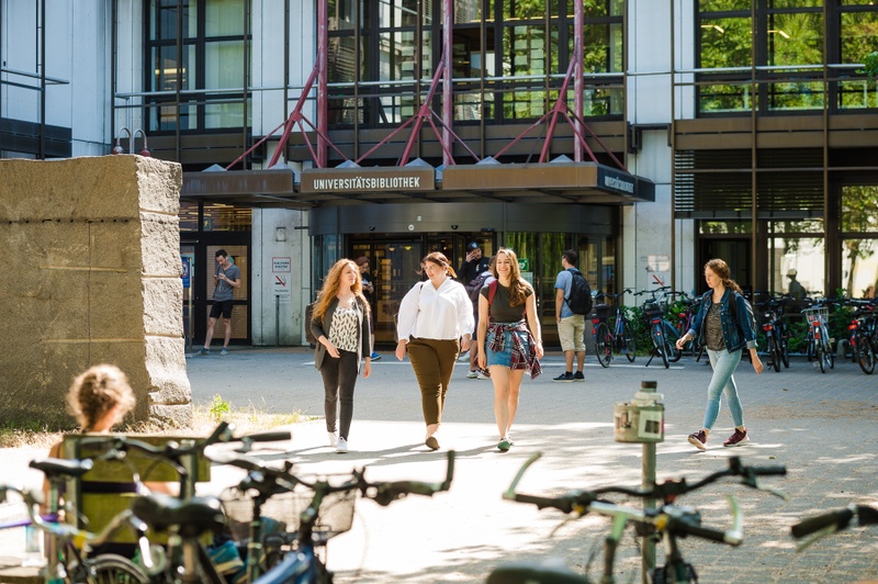Uni-Bibliothek_1.jpg