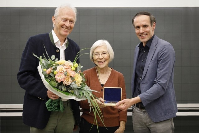 Mary Hayhoe Kurt Koffka Preis.jpeg