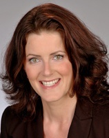 Dr. Claudia Kubicek