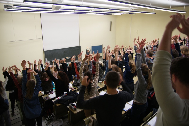 Studi-Pausenexpress (JLU Hochschulsport) in der Diagnostik-Vorlesung; Fotografin Christina Bräutigam; Trainer: Carsten Knecht
