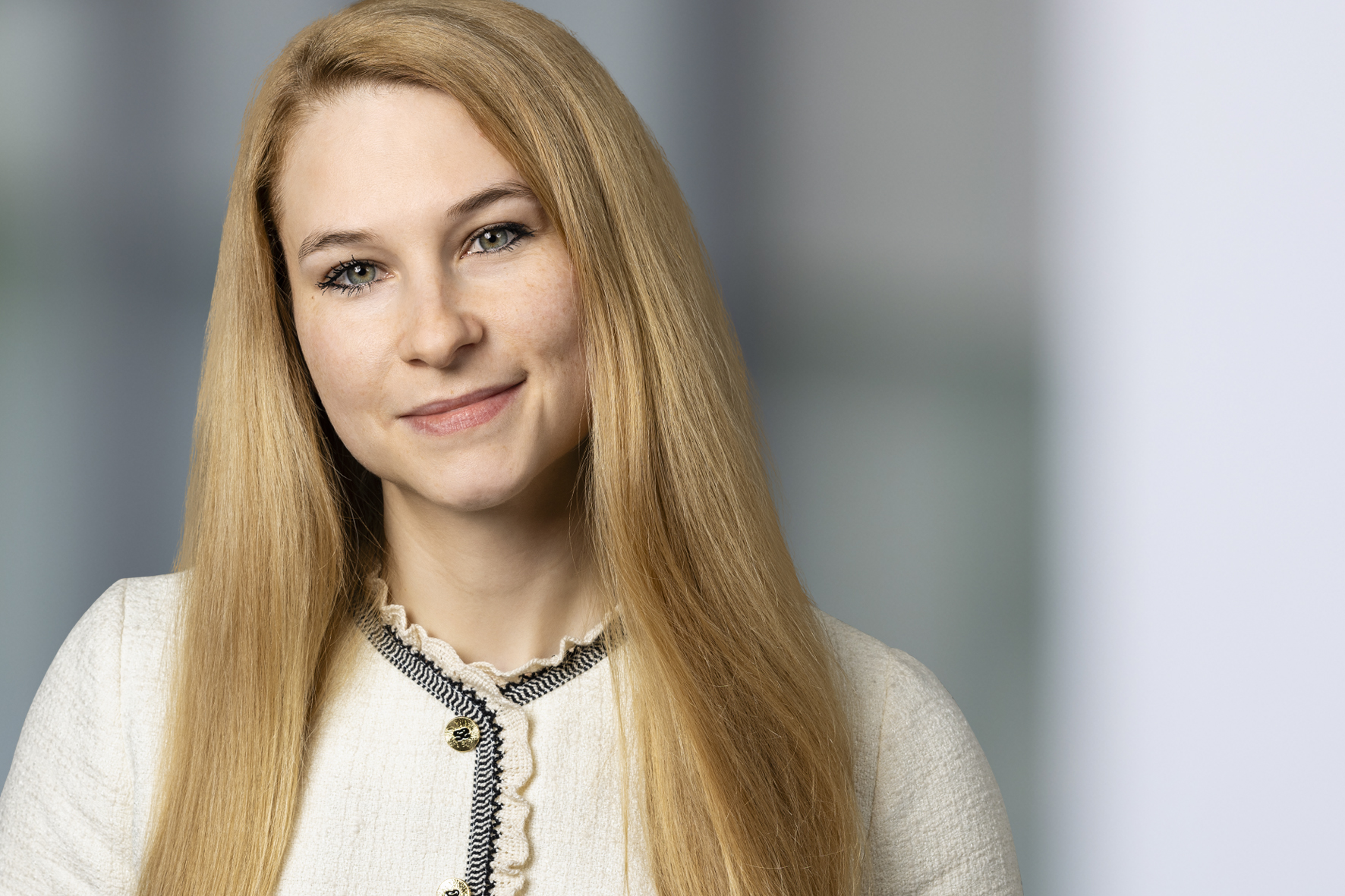 Prof. Dr. Lisa Bardach