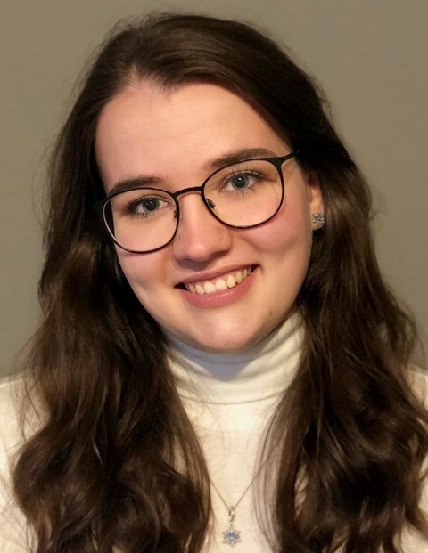 Lena_Mönch_Mitarbeiterbild.jpg