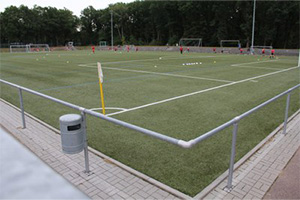 Kunstrasenplatz.jpg