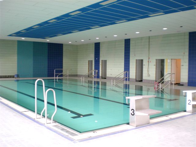 Schwimmhalle