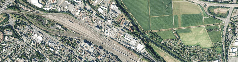 Luftbild von Gießen Bahnhof mit Autobahn; Quelle: DOP20-HVBG