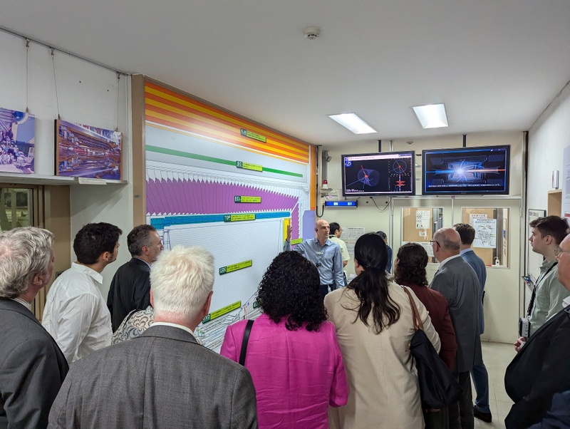 Members of Bundestag visit Belle II Experiment