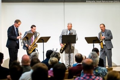 Musikumrahmung des Saxophon-Quartetts Saxism