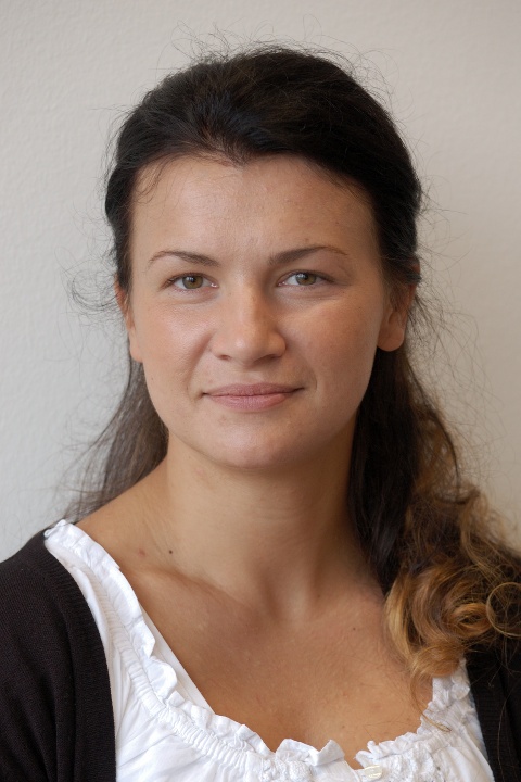 Vatuliak, Viktoryia