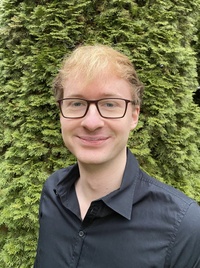 HaeuserTim_small.jpeg Porträt Tim Häuser
