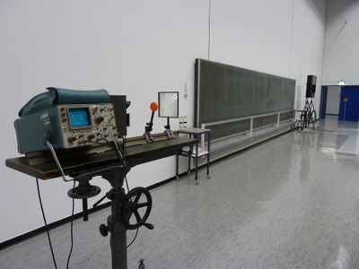 Entfernungsmessung mit einem Laser (Lichtgeschwindigkeit) 01