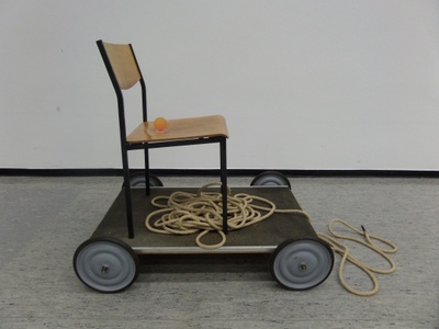 Überlagerung von Bewegungen (Ballwurf auf Wagen)