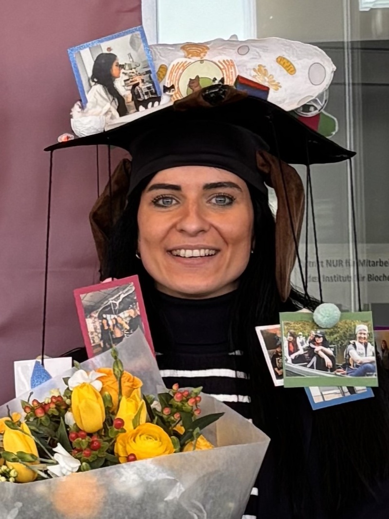 Ebru allein.jpg
