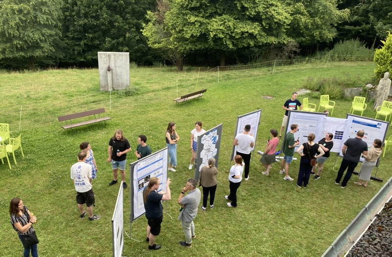 Retreat 2024_PosterSession.JPG