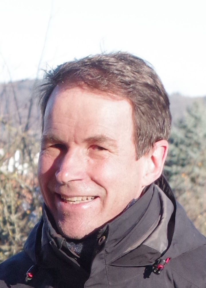 Dr. Martin de Jong