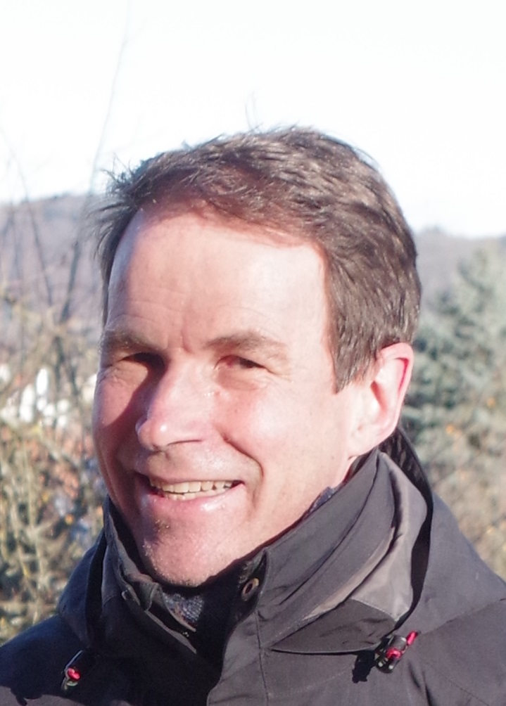 Dr. Martin de Jong
