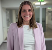 Profilfoto_Laura Herzog.jpg