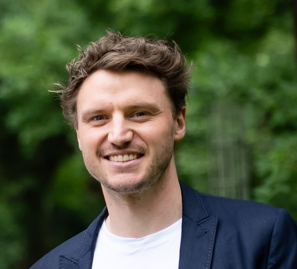 Matthias Middendorf Portrait ausschnitt ohne MMR_Copyright Jörg Farys.jpg