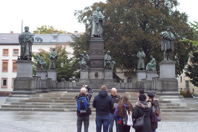 AG-Ausflug 2015 Denkmal__Ausflug nach Worms.jpg