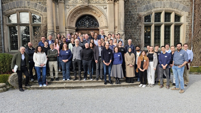 Gruppenfoto_website_14tc26.jpg