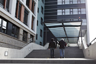 Eingang zum Klinikum