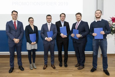 Überreichung der Promotionsurkunden