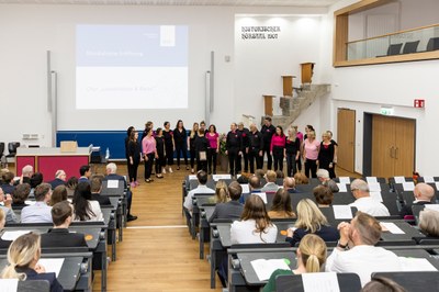 Musikalische Eröffnung, Chor "Liedschatten und Bärte"