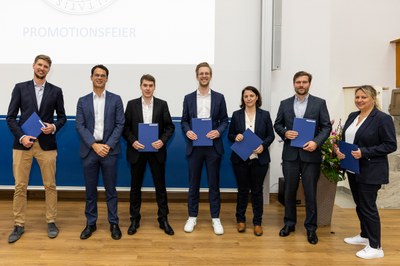 Überreichung der Promotionsurkunden