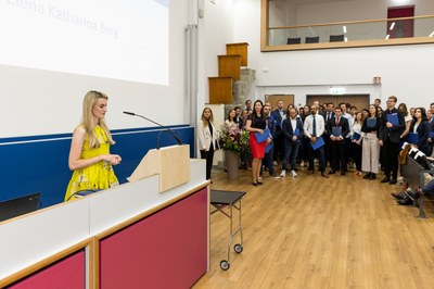 Ansprache einer Promovierten, Dr. Elena Katharina Berg