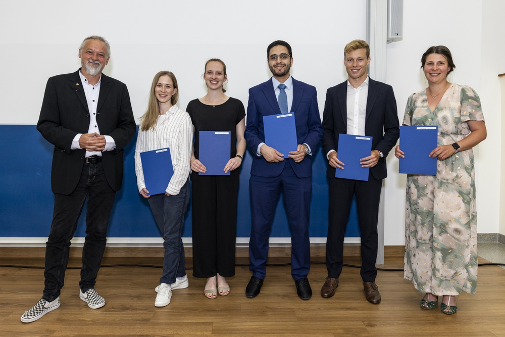 Überreichung der Promotionsurkunden