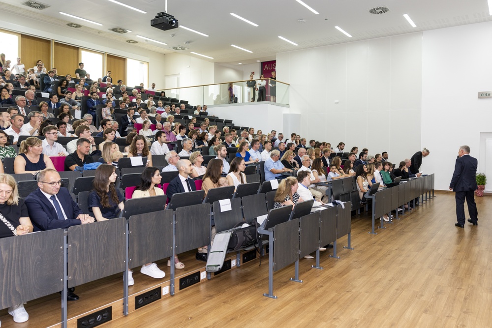 Begrüßung und Ansprache des Dekans, Prof. Dr. Jürgen Lohmeyer