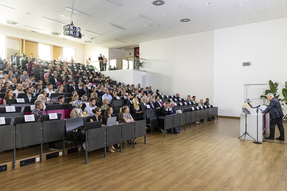 Begrüßung und Ansprache des Dekans, Prof. Dr. Jürgen Lohmeyer