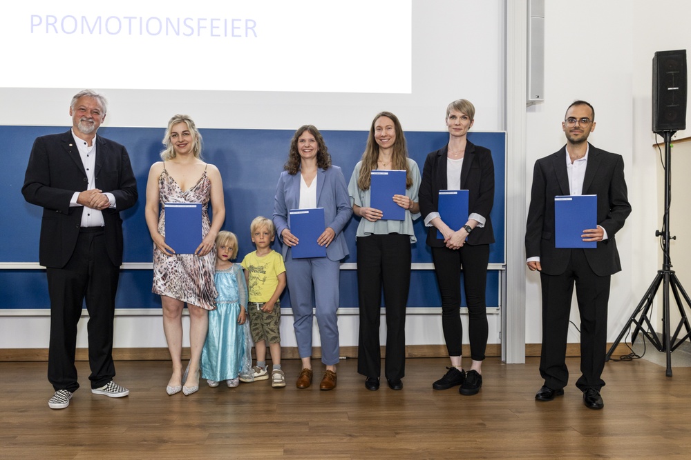 Überreichung der Promotionsurkunden