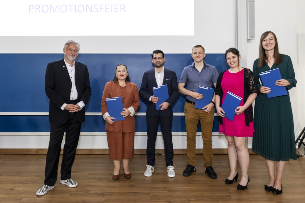 Überreichung der Promotionsurkunden